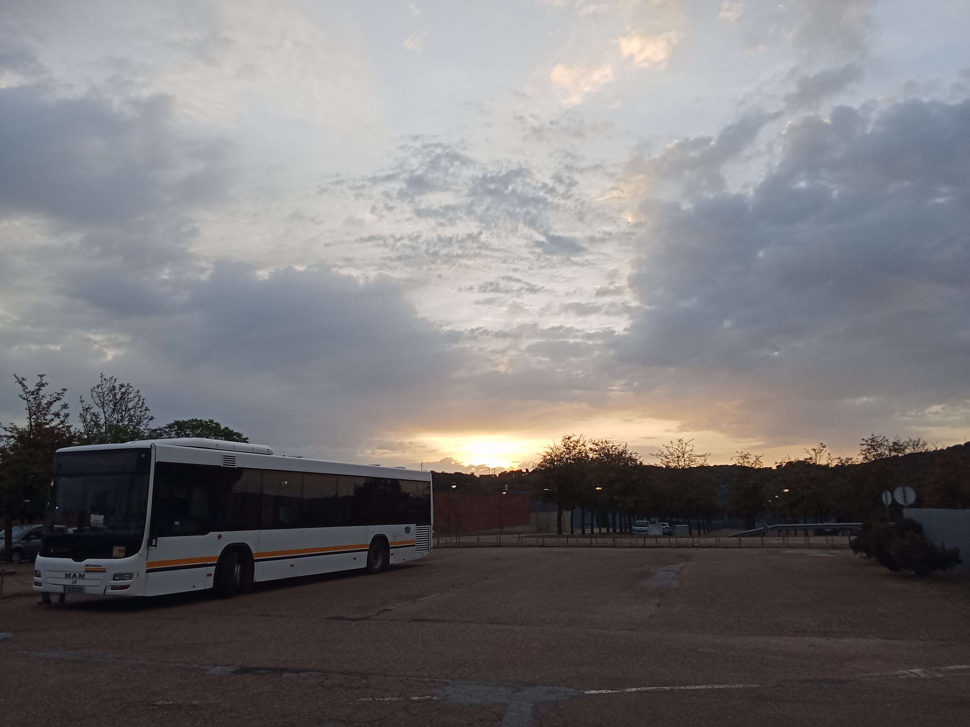 these gosh darn busses never gosh diddly darn freakin work properly they are always LATE AS HELL and they piss me off. oh yeah uh clouds n stuff